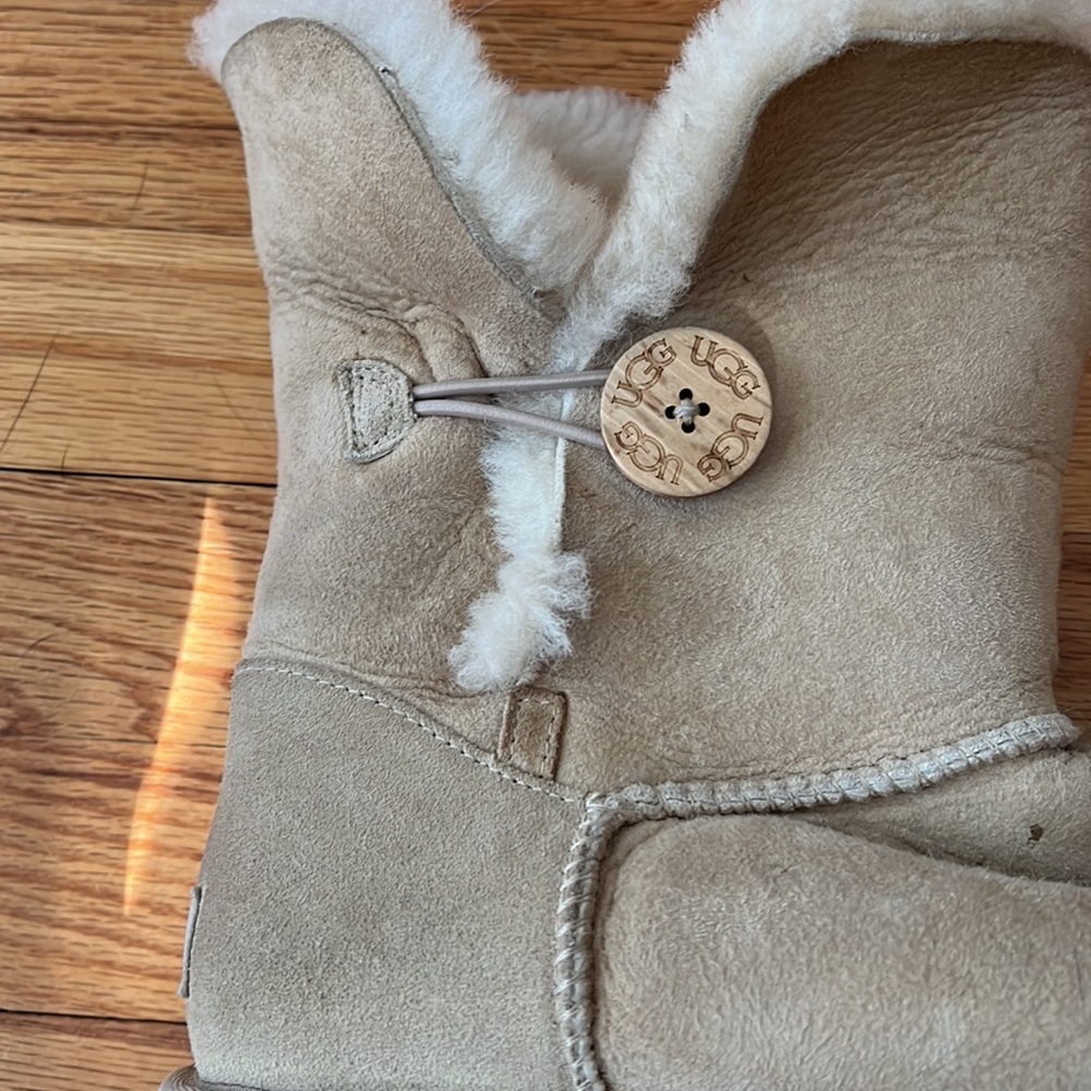 UGGS Shearling boots - Picture 8 of 9